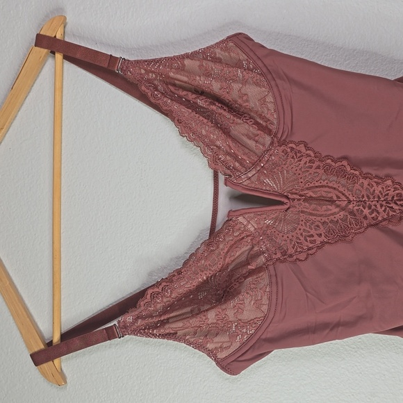 Hey shape v neck body suit Elegant Lace Mauve Bodysuit size XL. - Picture 2 of 9